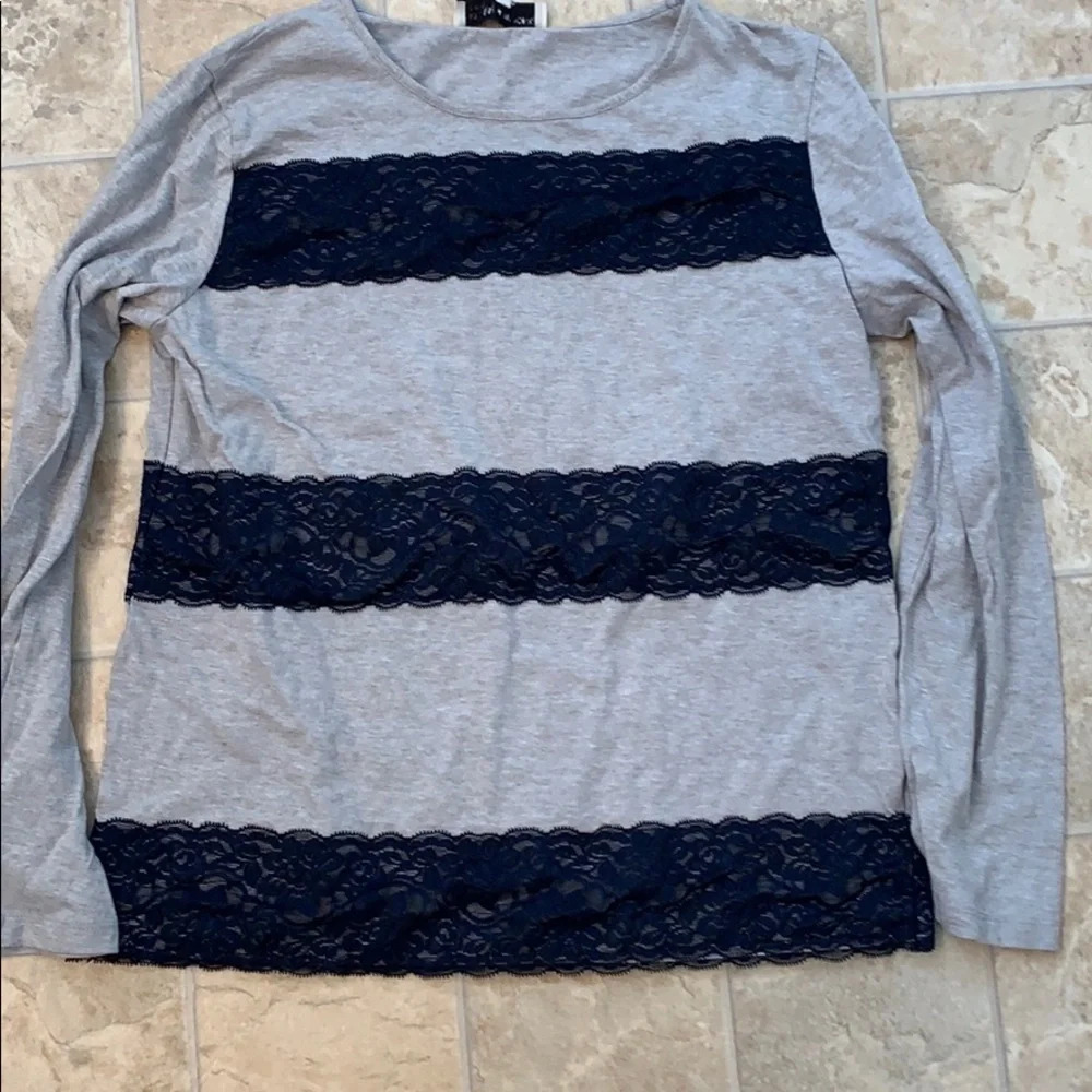 Jones New York Lace Top size Large